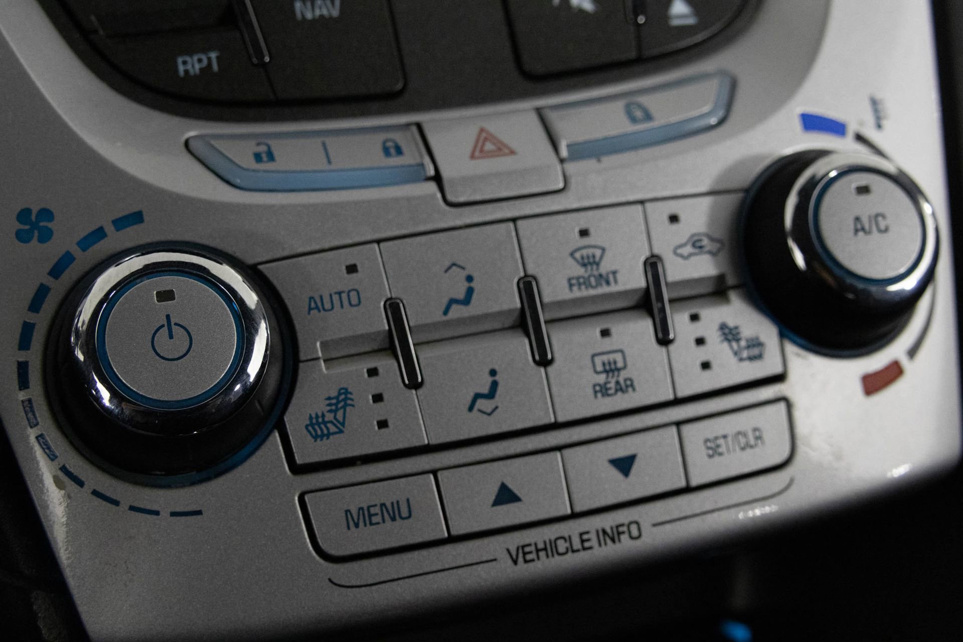 Used 2015 Chevrolet Equinox LTZ image 25