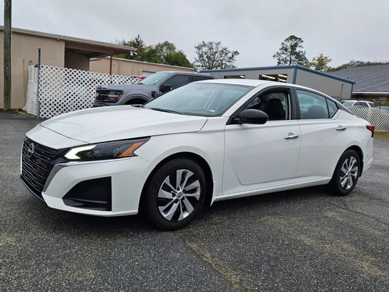 Used 2024 Nissan Altima 2.5 S image 4