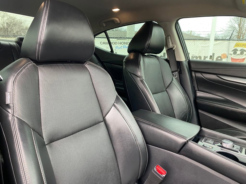 Used 2017 Nissan Maxima Platinum FWD image 16