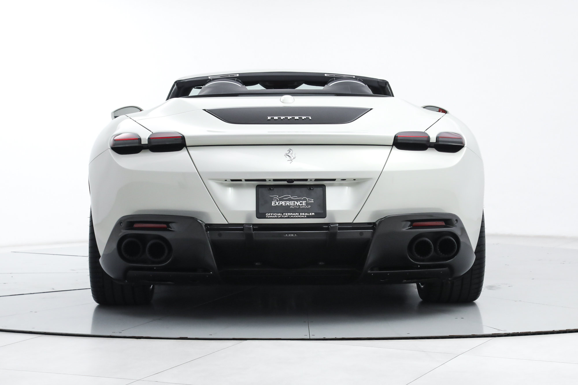 Certified 2025 Ferrari Roma Spider RWD image 9