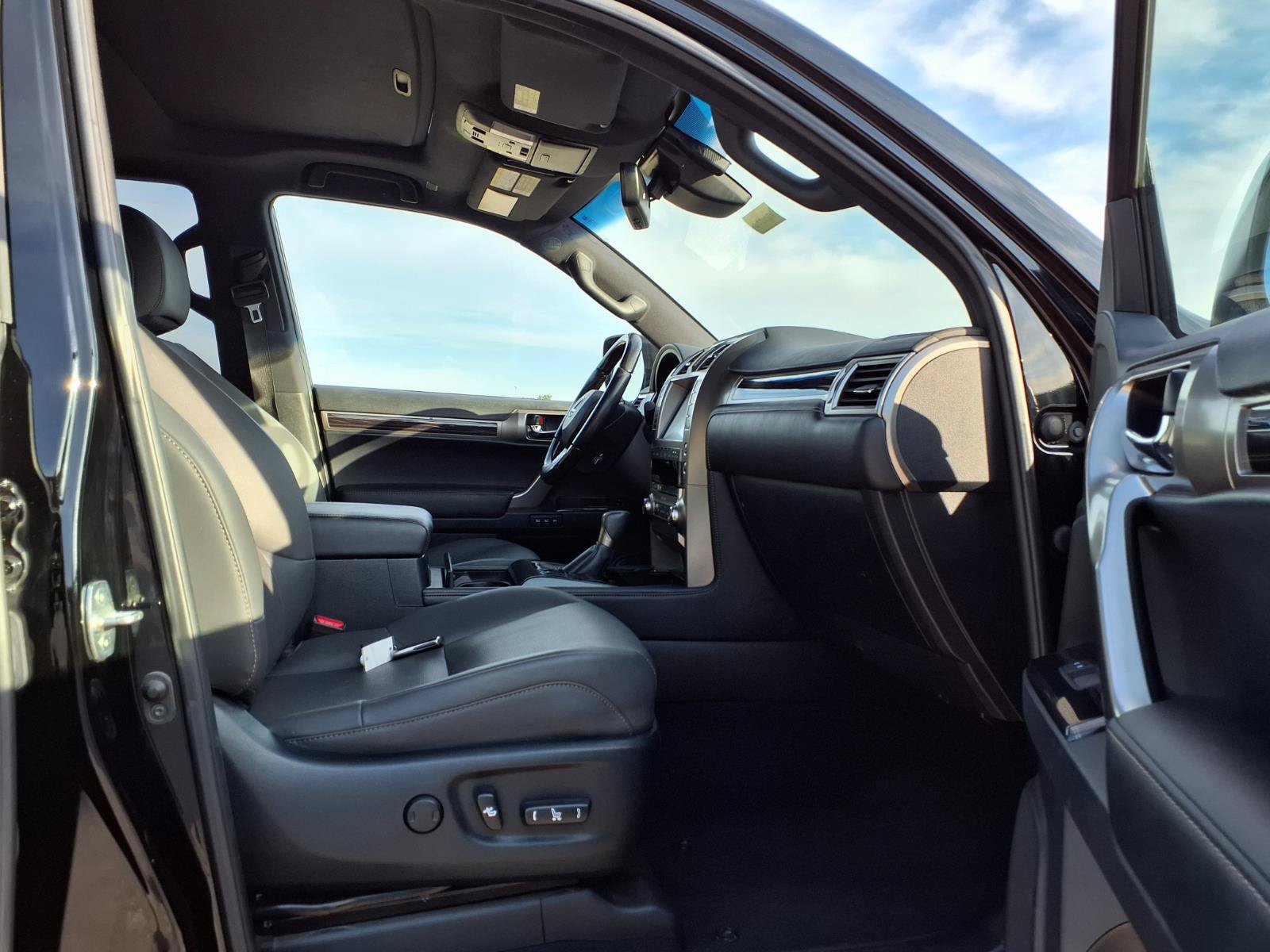 Used 2021 Lexus GX 460 Premium w/ Premium Package AWD/4WD image 30