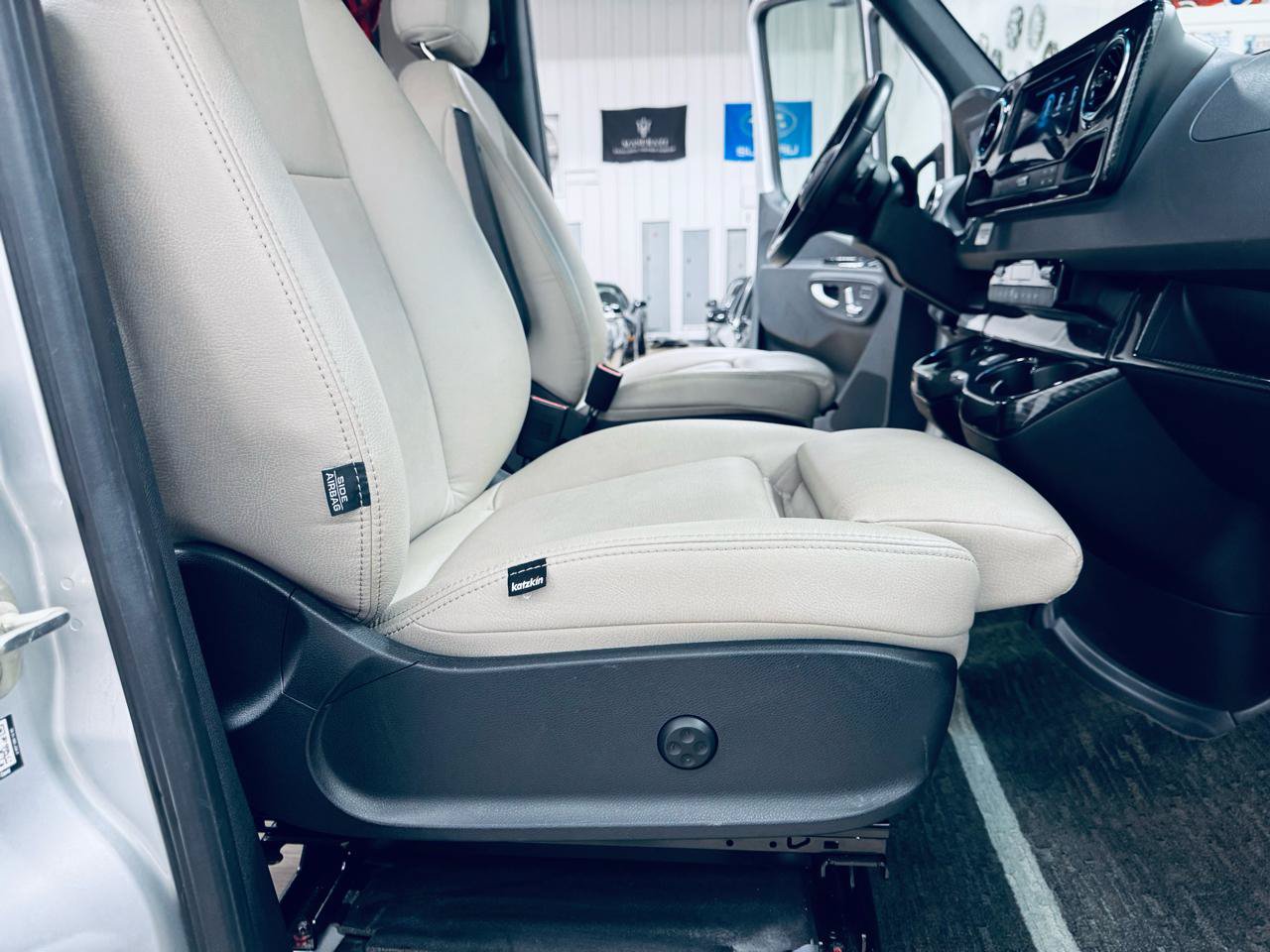 Used 2020 Mercedes-Benz Sprinter 3500 image 29