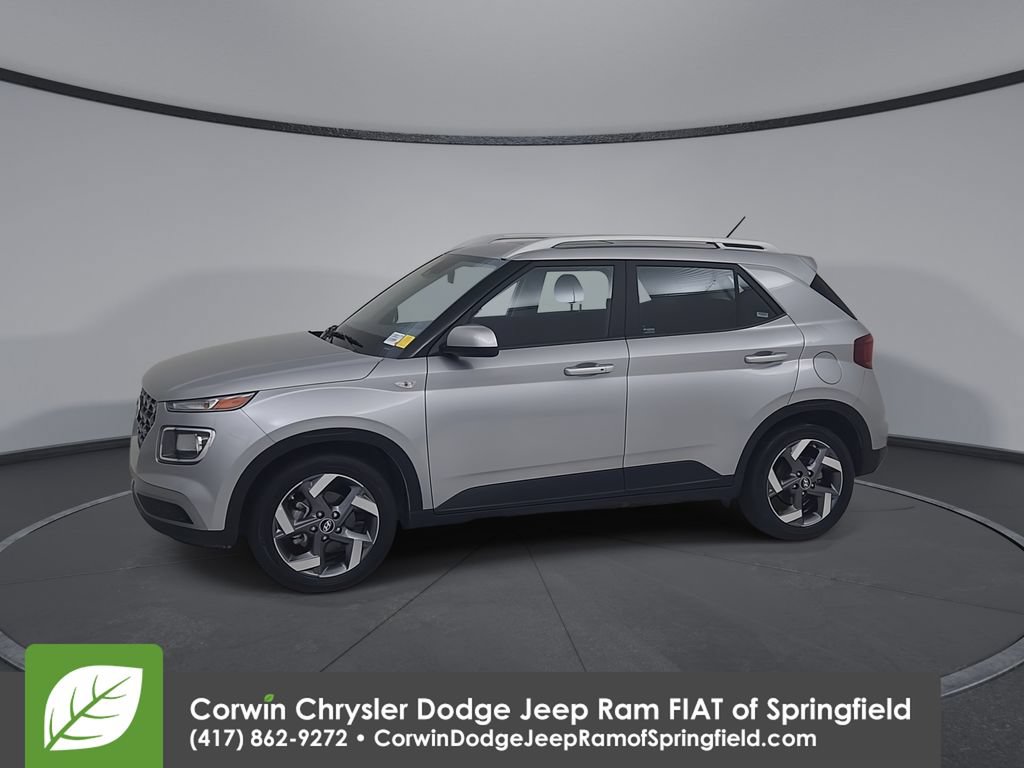 Used 2025 Hyundai Venue SEL FWD image 8