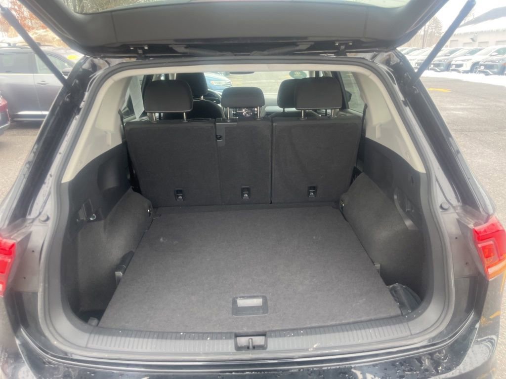 Used 2024 Volkswagen Tiguan S image 9