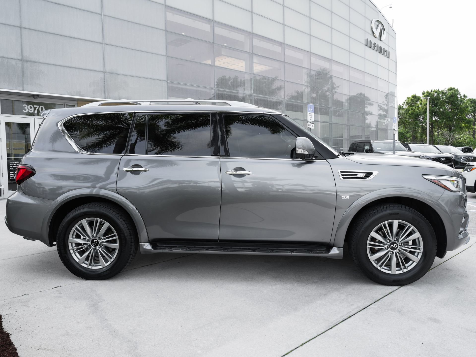 Certified 2019 INFINITI QX80 Luxe w/ All-Season Package RWD image 27