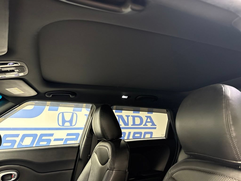 Used 2015 Kia Soul + FWD image 22