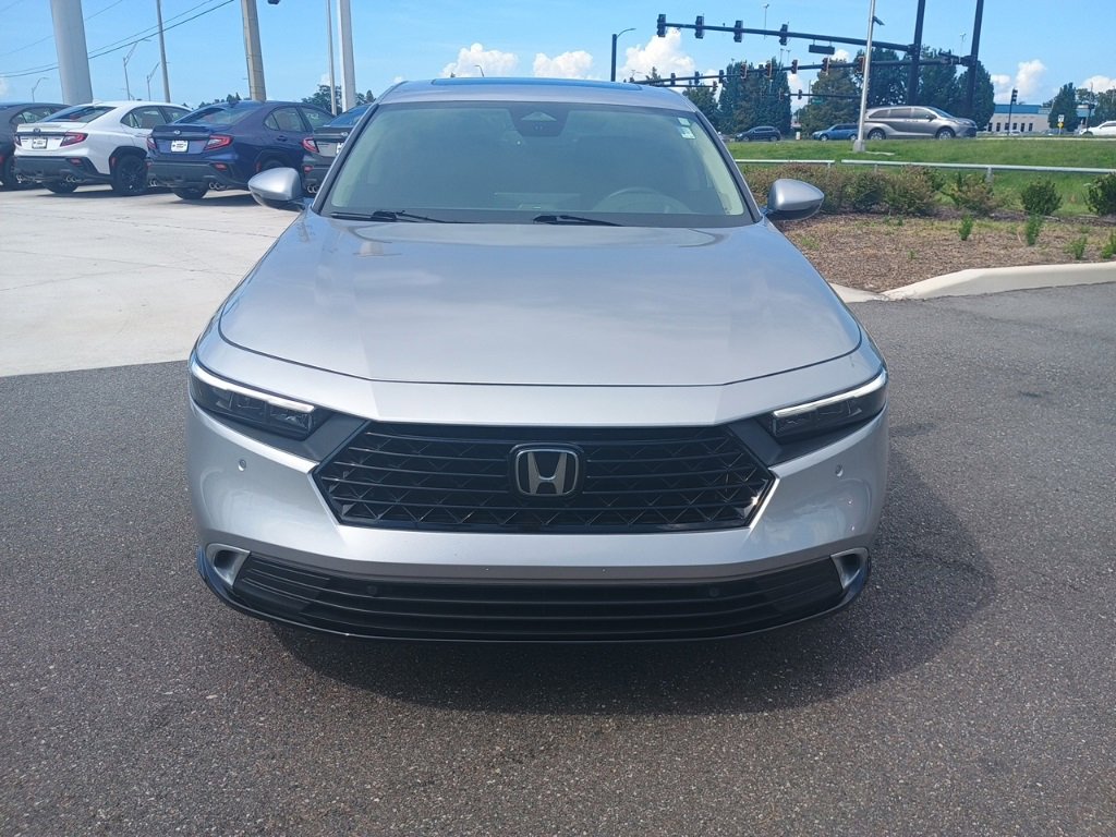 Used 2023 Honda Accord Touring image 2