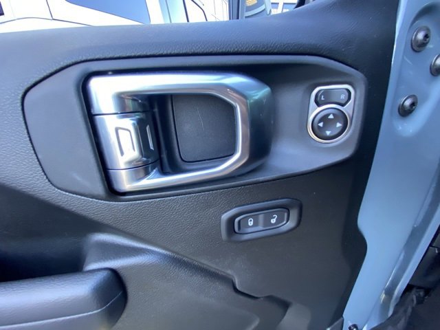 Used 2025 Jeep Wrangler Sport S image 17