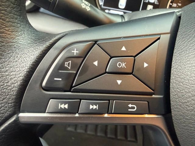 Used 2025 Nissan Versa SV w/ Trunk Package image 20