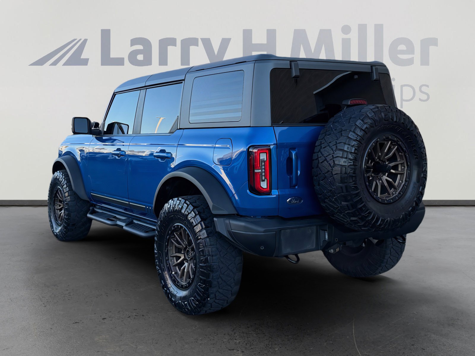 Used 2021 Ford Bronco First Edition image 3