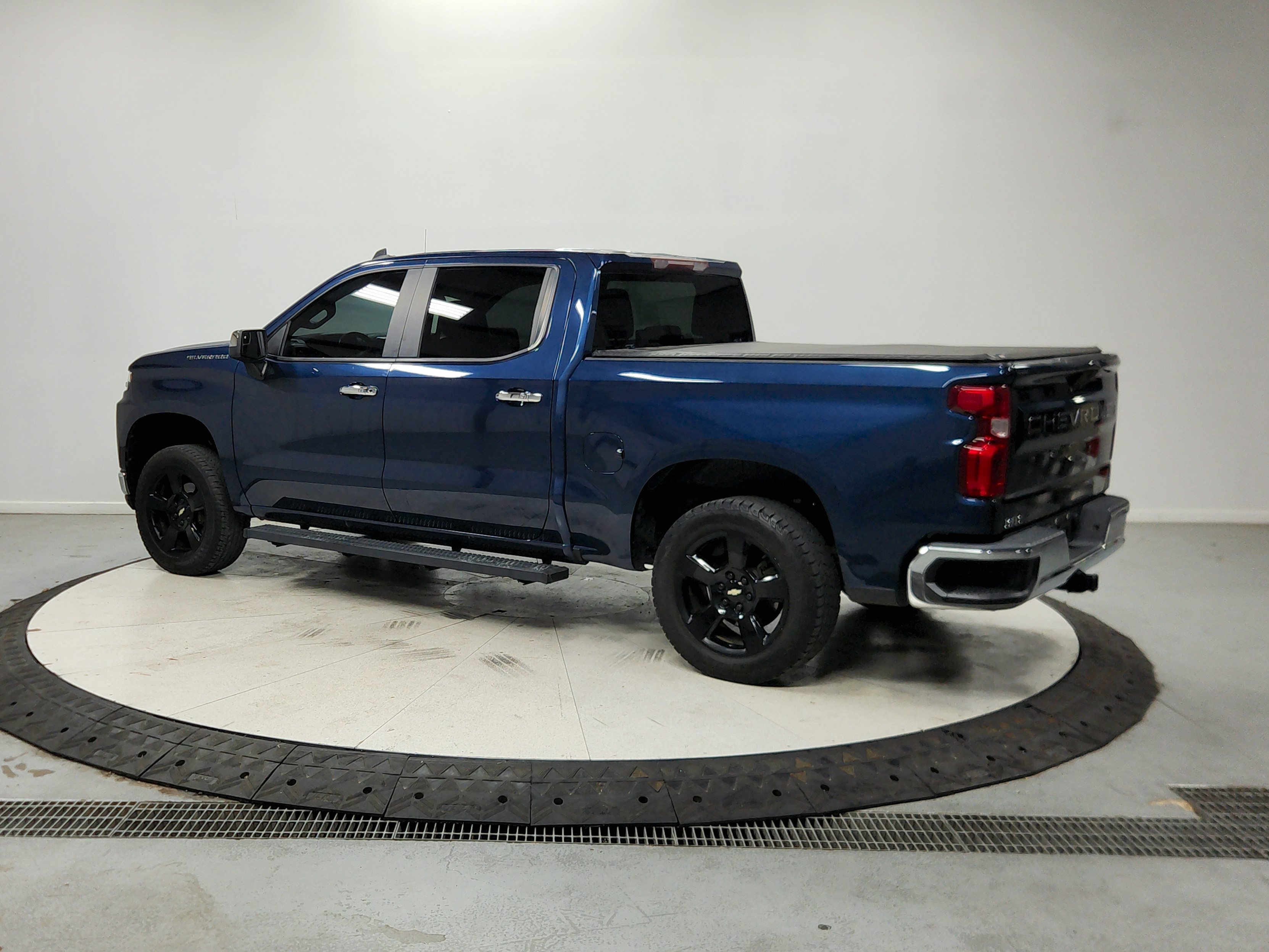 Used 2019 Chevrolet Silverado 1500 LT w/ All-Star Edition RWD image 6