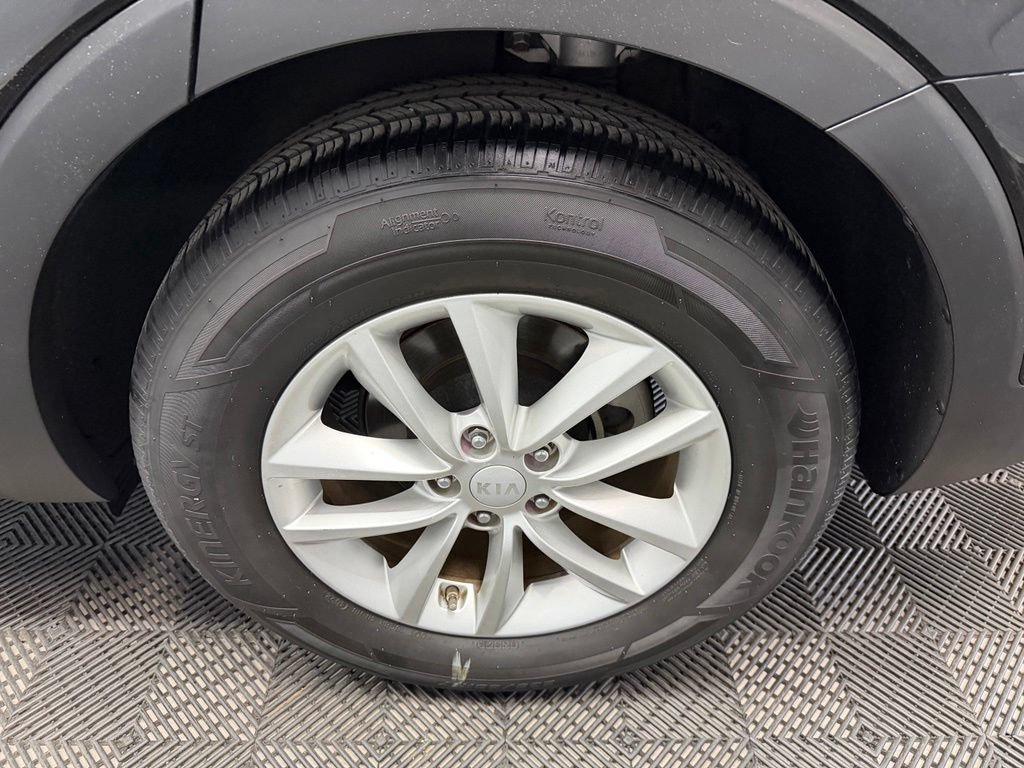 Used 2017 Kia Sorento AWD image 20