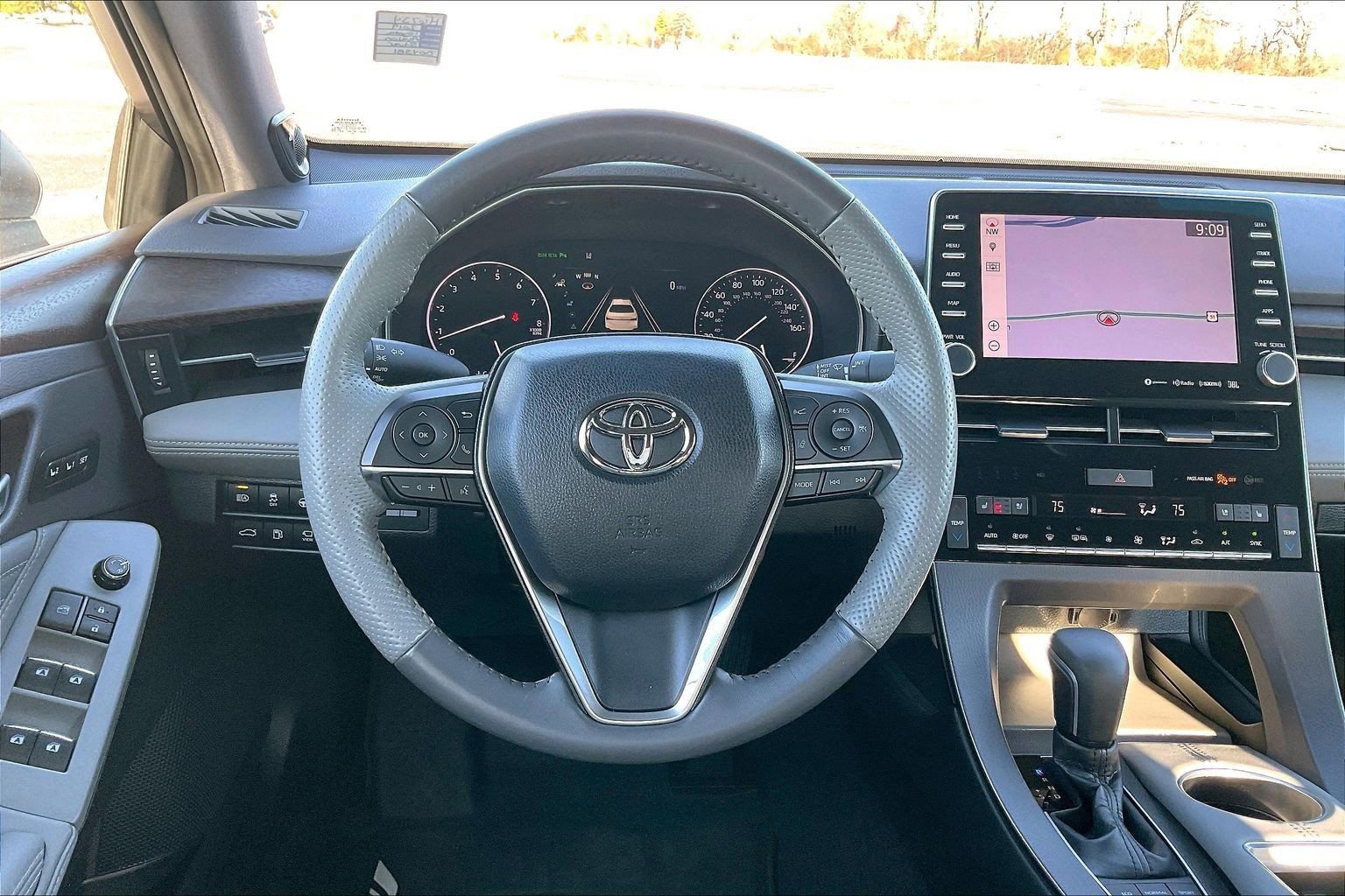 Used 2019 Toyota Avalon Limited w/ Advanced Safety Package image 5
