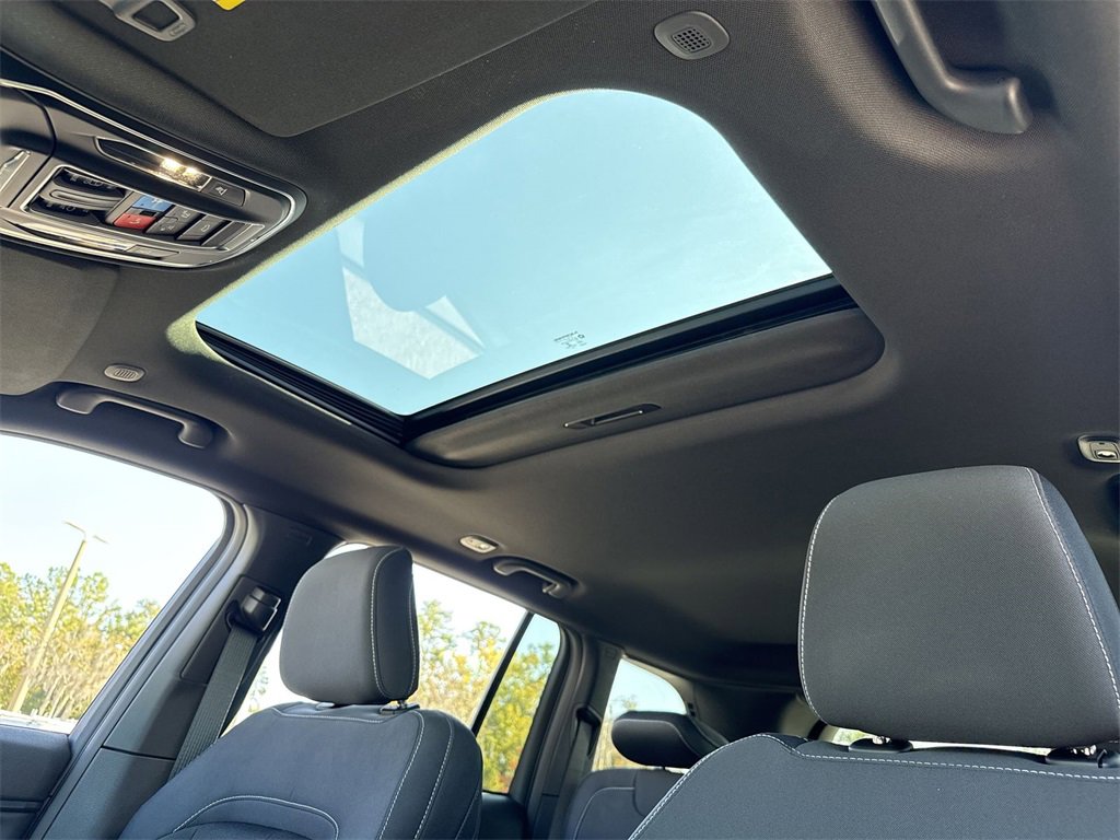 New 2025 Jeep Grand Cherokee Laredo X image 16