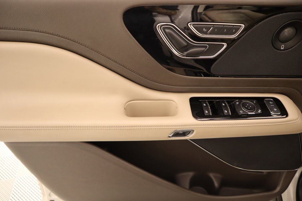 Certified 2024 Lincoln Aviator Reserve w/ Elements Package Plus image 18