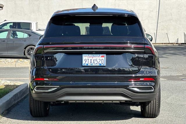 Used 2024 Lincoln Nautilus Premier w/ Equipment Group 102A image 8