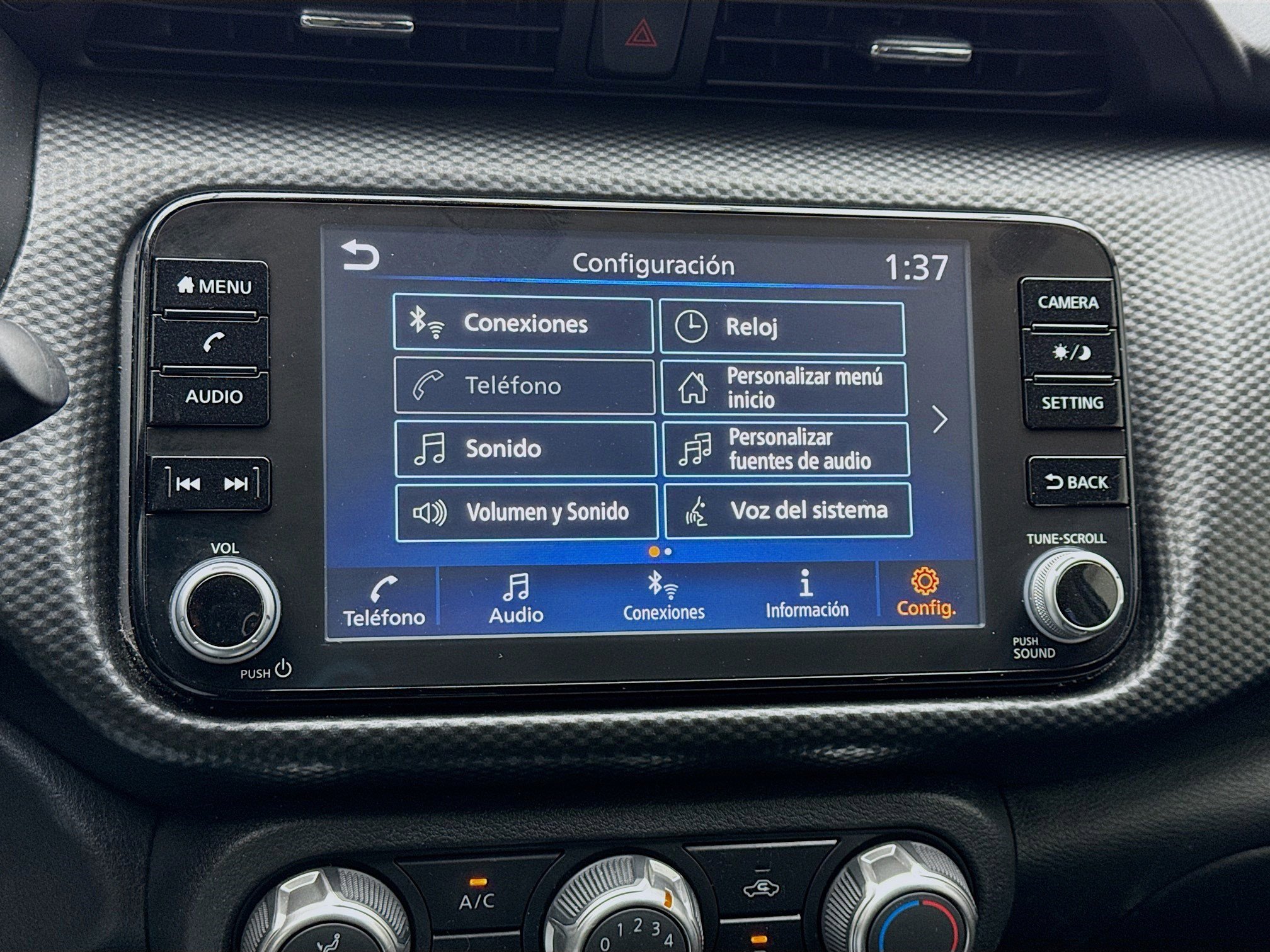 Used 2023 Nissan Kicks SV image 9