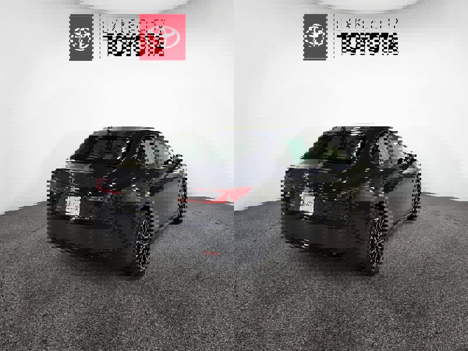 Used 2026 Toyota Camry XLE image 7