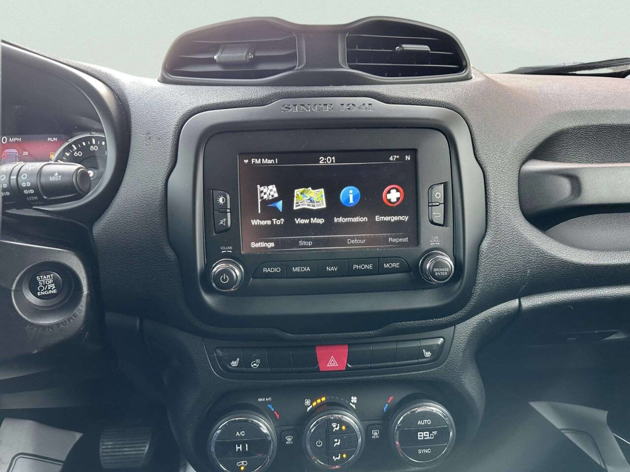 Used 2015 Jeep Renegade Trailhawk w/ Premium Leather Group AWD/4WD image 31