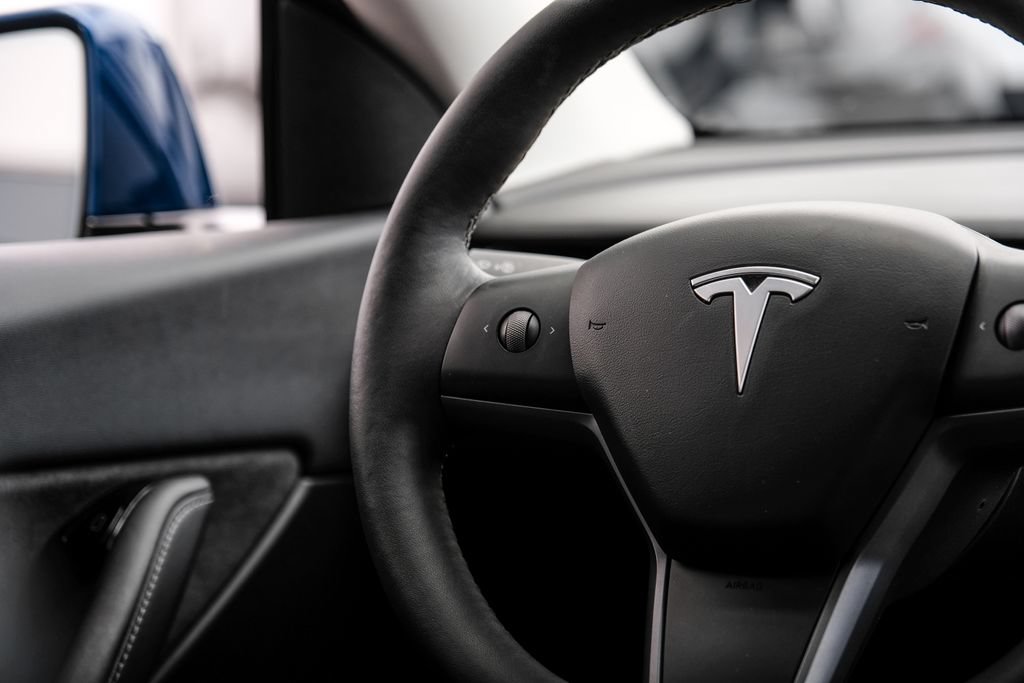 Used 2021 Tesla Model Y Long Range AWD/4WD image 20