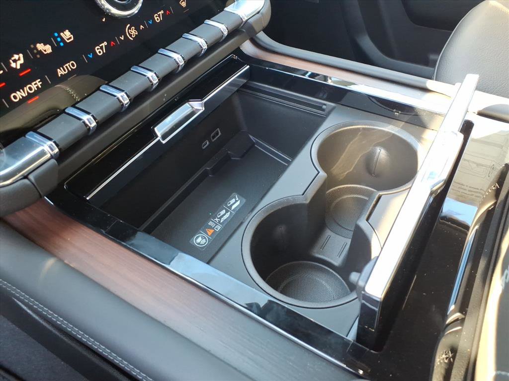 New 2026 GMC Yukon Denali w/ Sun & Power Step Package image 16