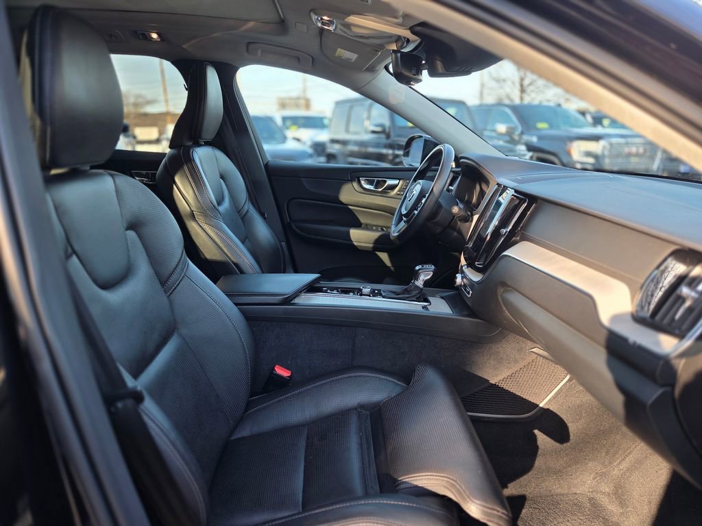 Used 2021 Volvo XC60 T5 Inscription image 26