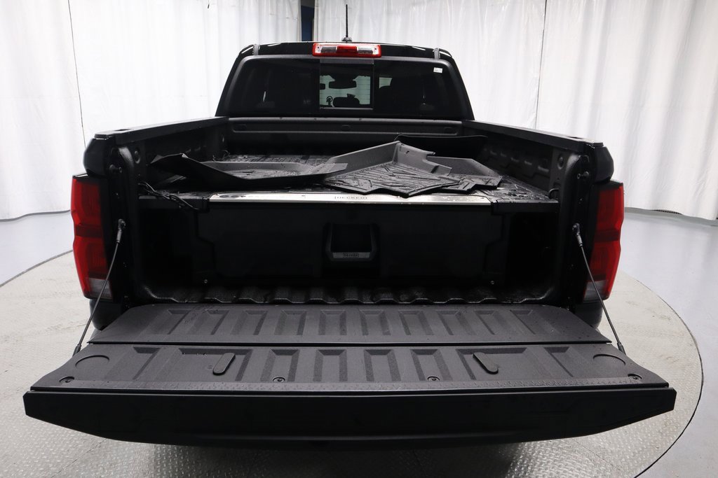 Used 2026 Chevrolet Colorado ZR2 w/ Technology Package image 18