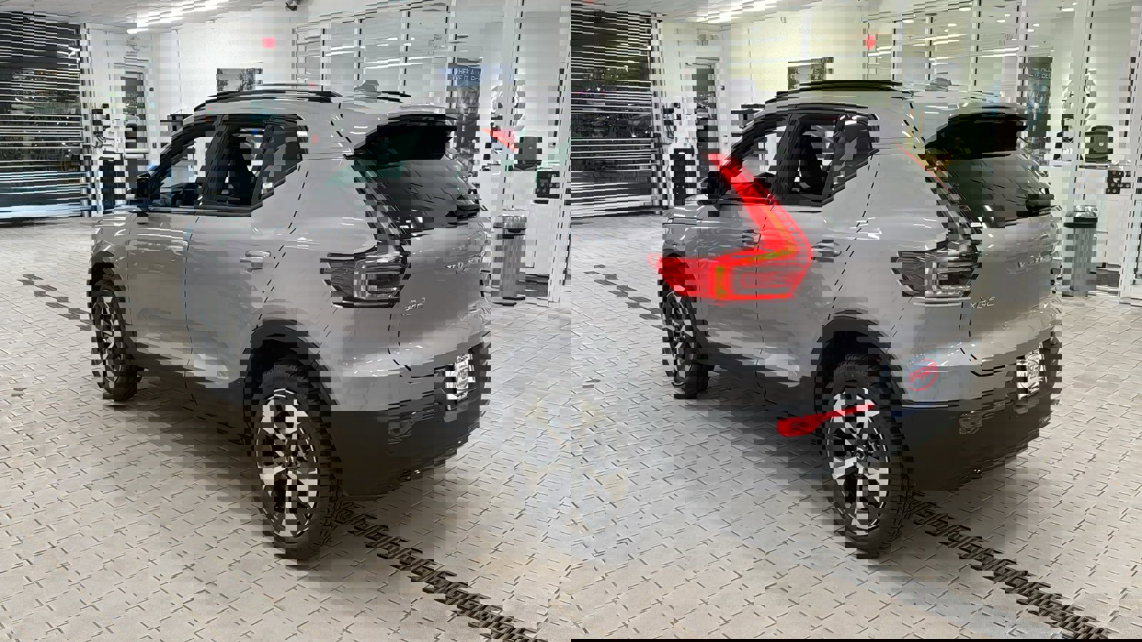 Used 2026 Volvo XC40 B5 Plus w/ Protection Package Premier image 7