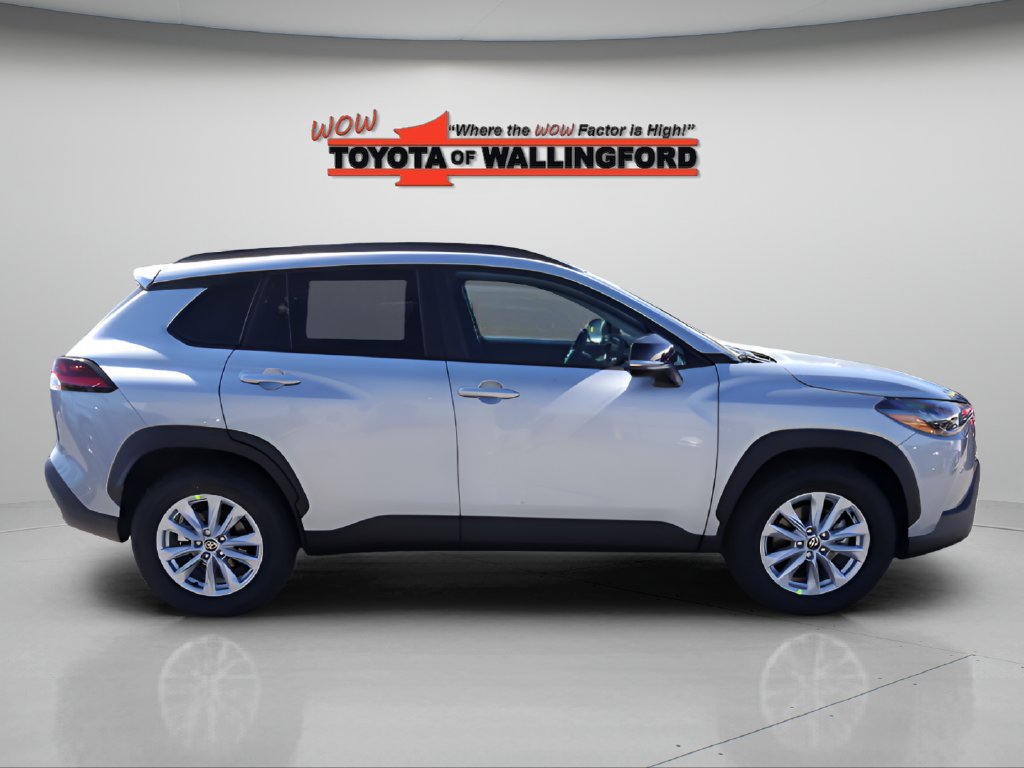 New 2026 Toyota Corolla Cross LE w/ Moonroof Package AWD/4WD image 4