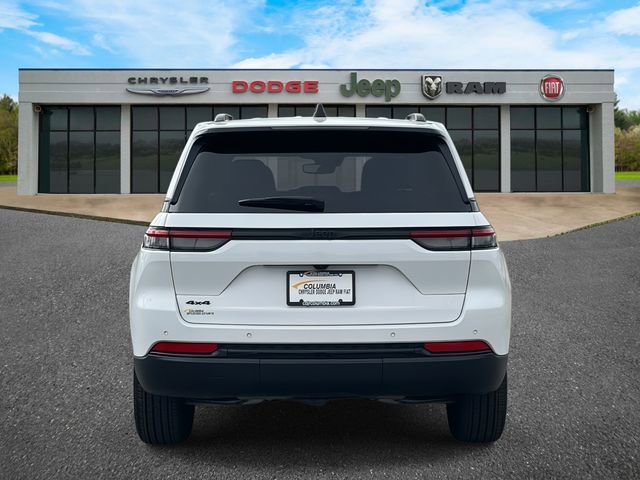 Used 2024 Jeep Grand Cherokee Altitude image 30