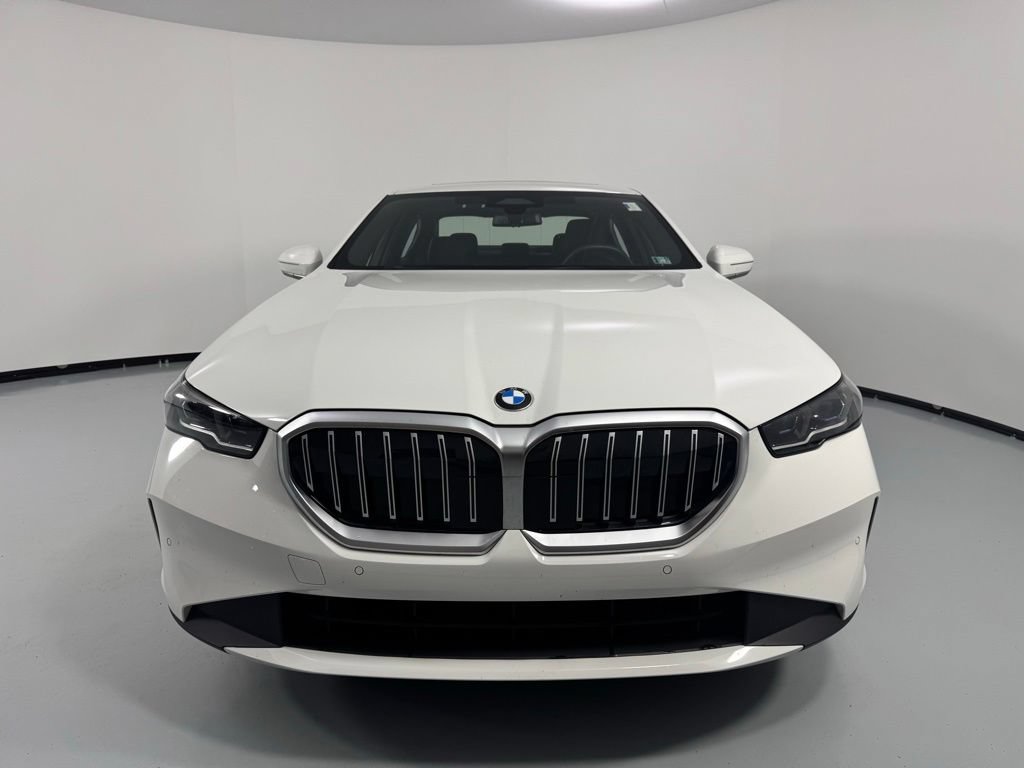 Certified 2024 BMW 530i xDrive w/ Convenience Package AWD/4WD image 3