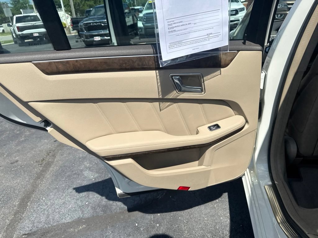 Used 2010 Mercedes-Benz E 350 Sedan image 32