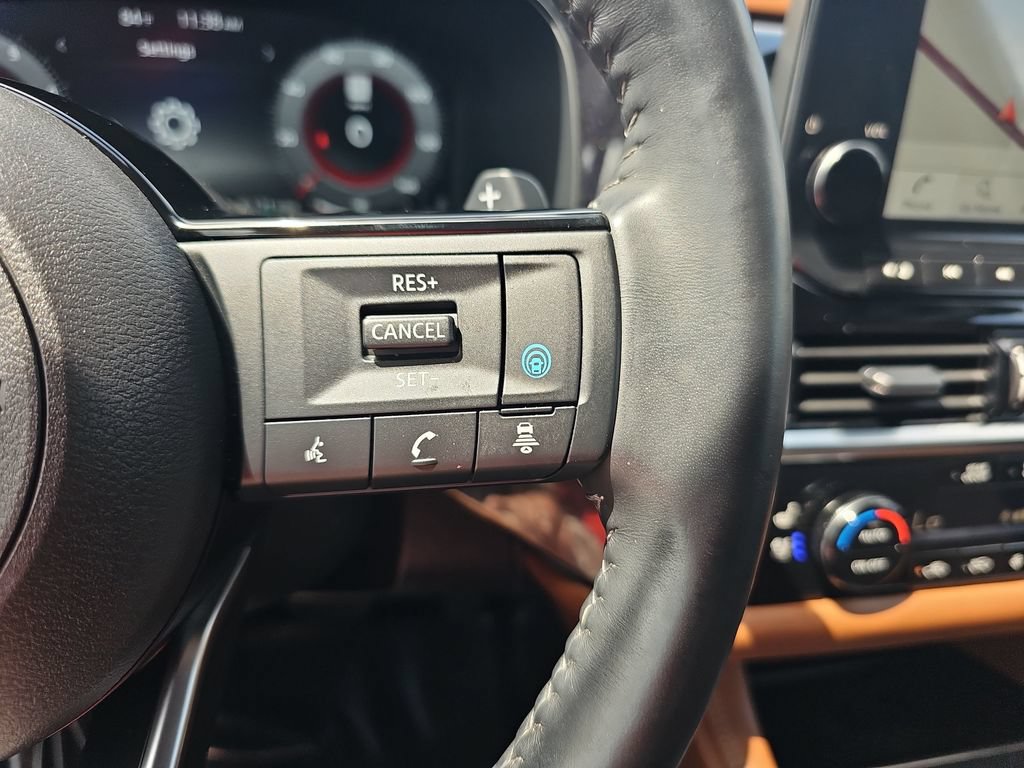 Used 2024 Nissan Pathfinder Platinum FWD image 18