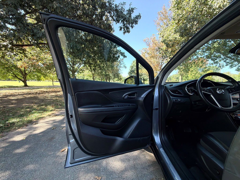 Used 2020 Buick Encore Preferred w/ LPO, Road Trip Package FWD image 25