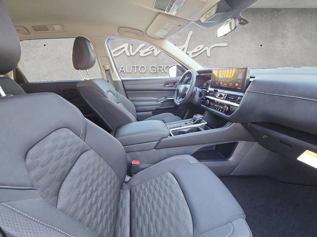 New 2026 Nissan Pathfinder SV image 24