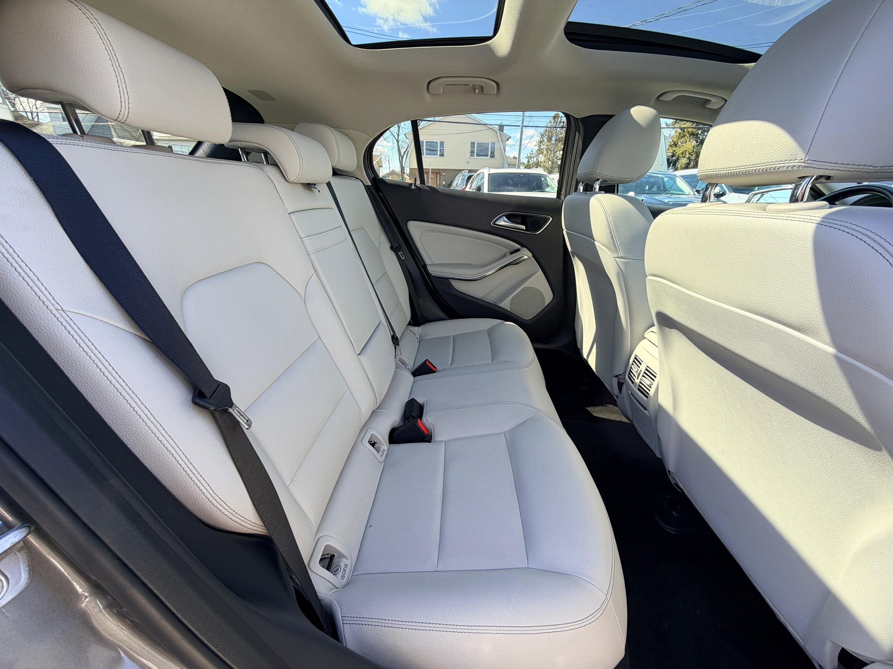 Used 2019 Mercedes-Benz GLA 250 4MATIC image 28