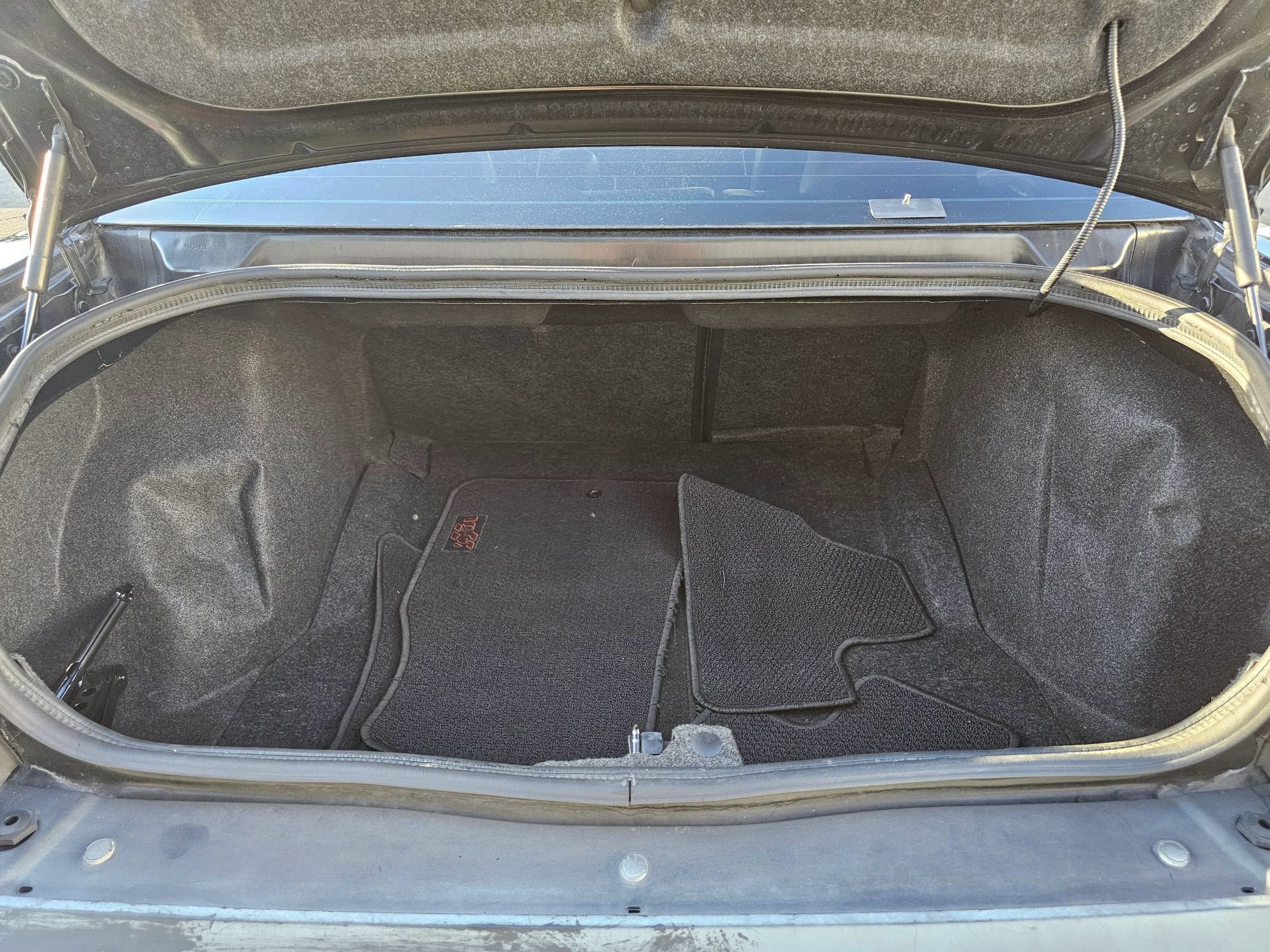 Used 2014 Dodge Challenger SXT RWD image 21