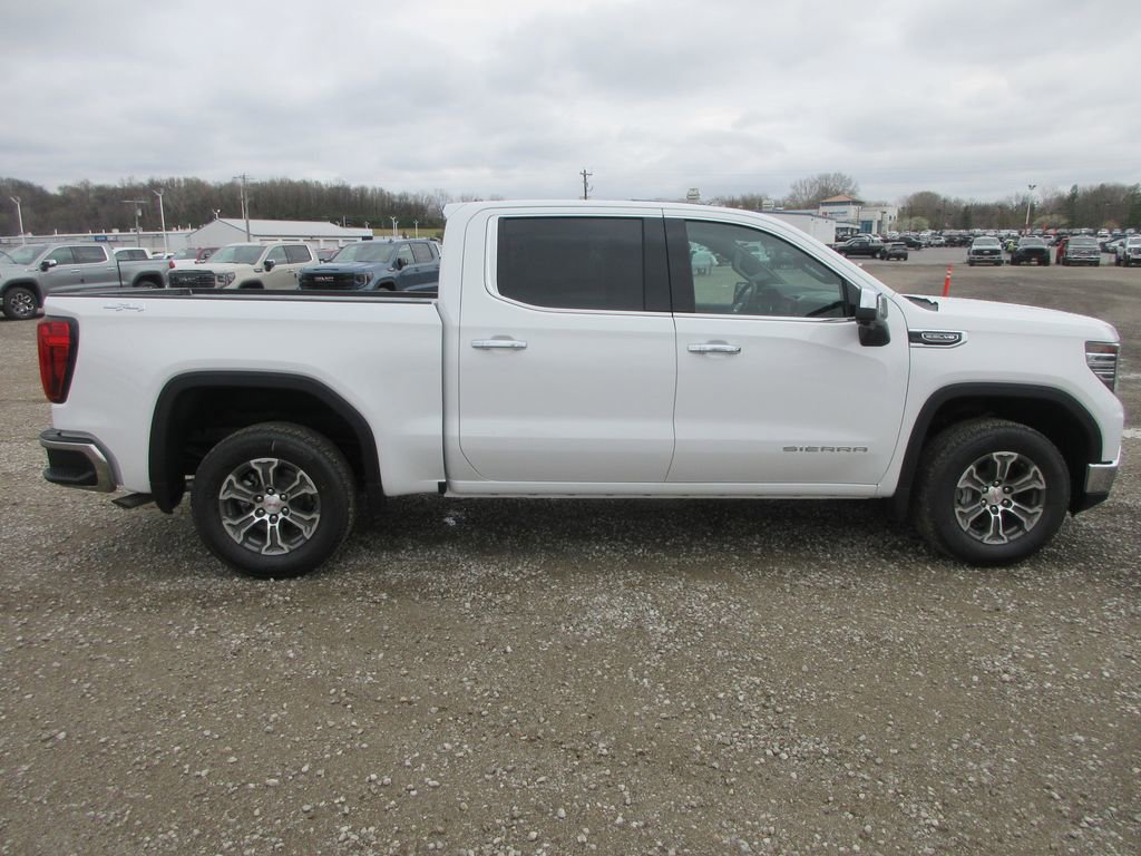 New 2026 GMC Sierra 1500 SLT image 3