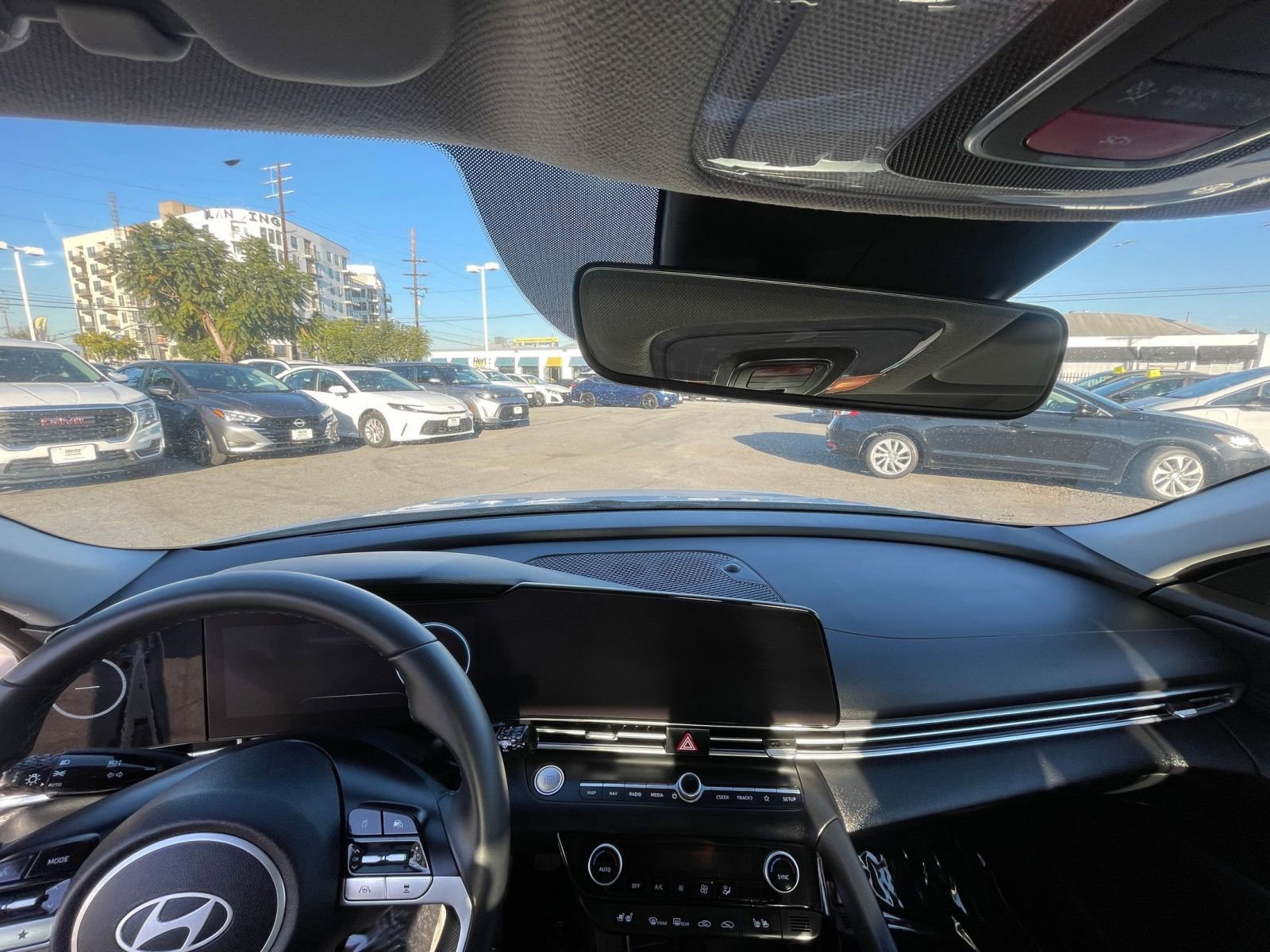 Used 2025 Hyundai Elantra Limited image 38