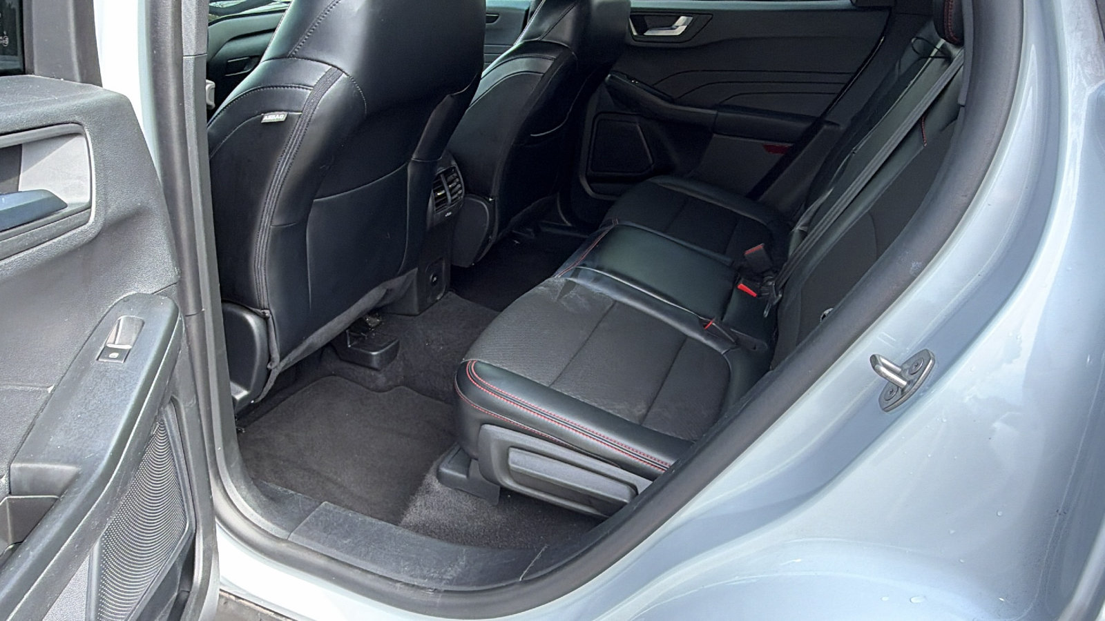 Used 2025 Ford Escape ST-Line FWD image 23