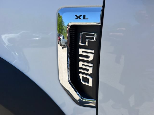 Used 2017 Ford F550 4x4 Regular Cab Super Duty w/ Power Equipment Group image 12