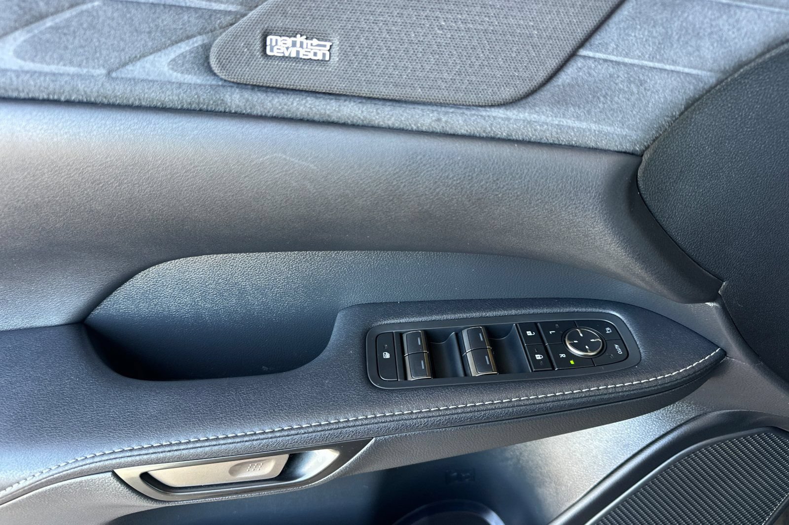 Used 2025 Lexus RX 450h AWD w/ Convenience Package image 8