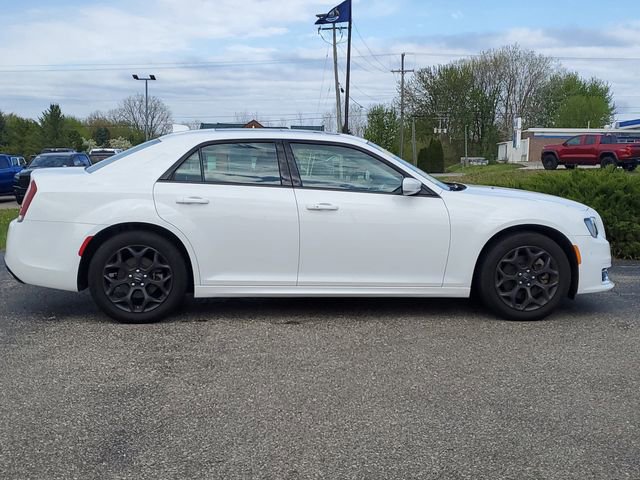 Used 2023 Chrysler 300 Touring L w/ Popular Equipment Group AWD/4WD image 9