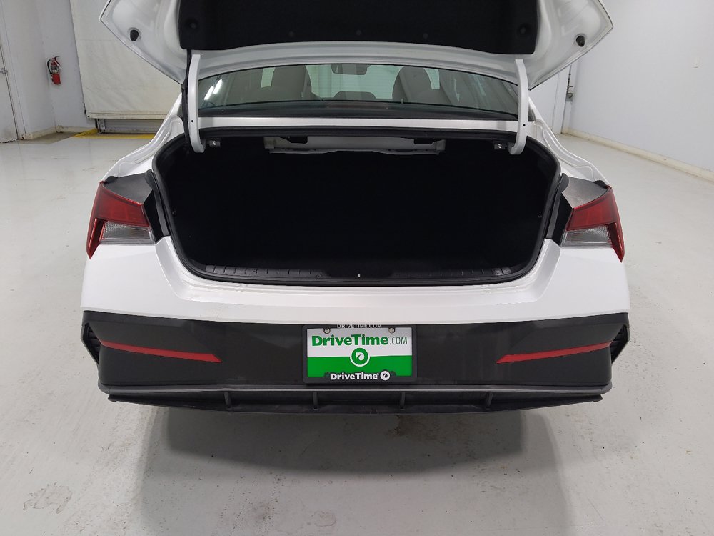 Used 2025 Hyundai Elantra Sport FWD image 29