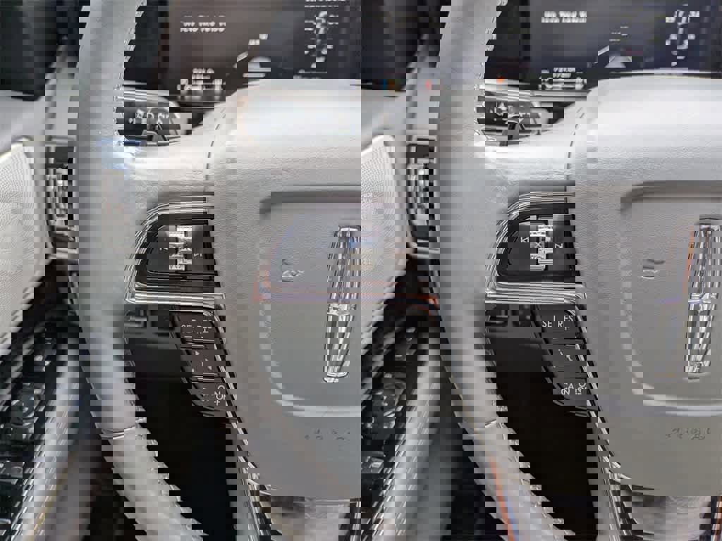 Used 2020 Lincoln Navigator Reserve w/ Luxury Package image 39