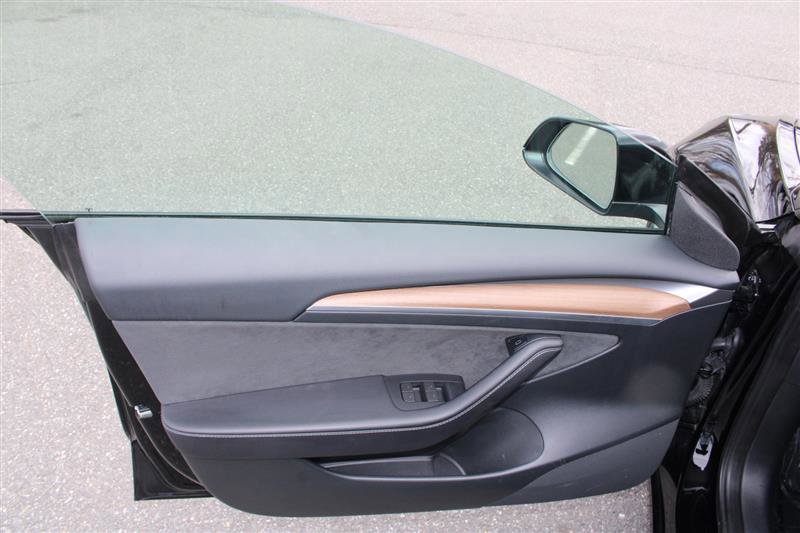 Used 2023 Tesla Model 3 Standard Range image 11