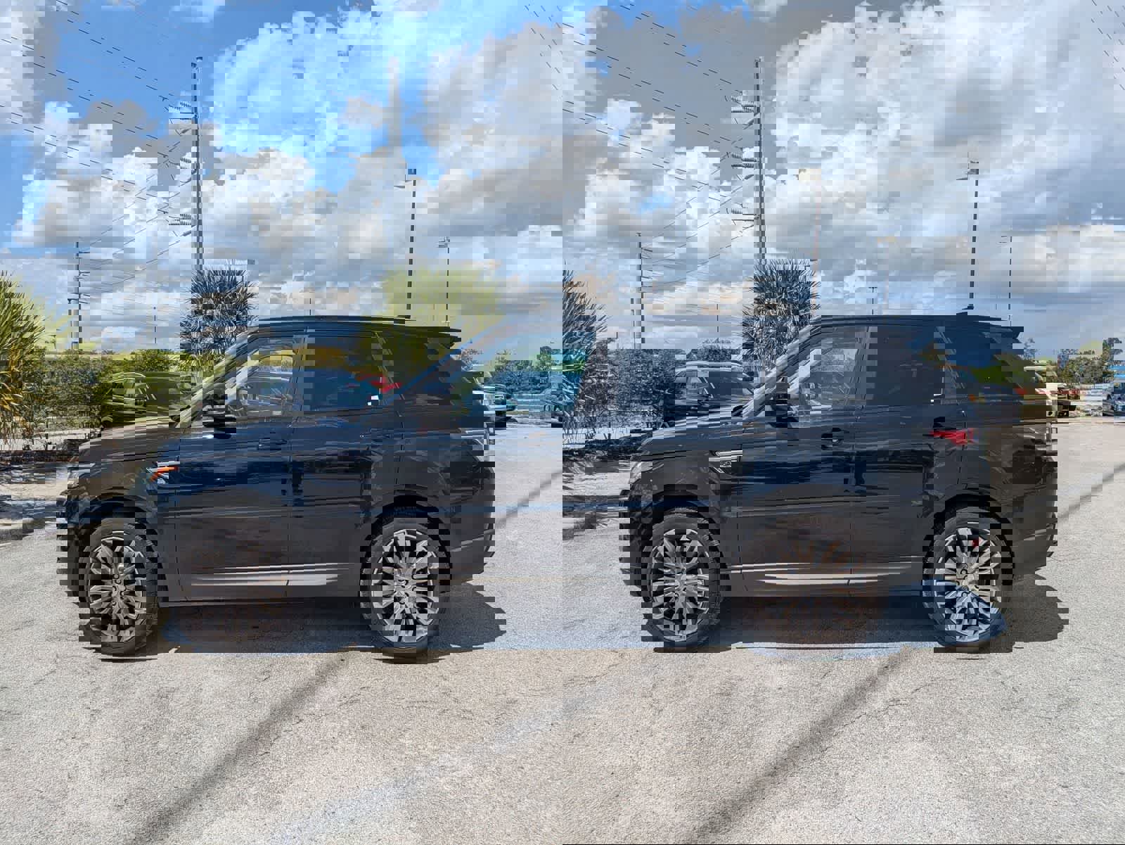 Used 2017 Land Rover Range Rover Sport HSE image 7