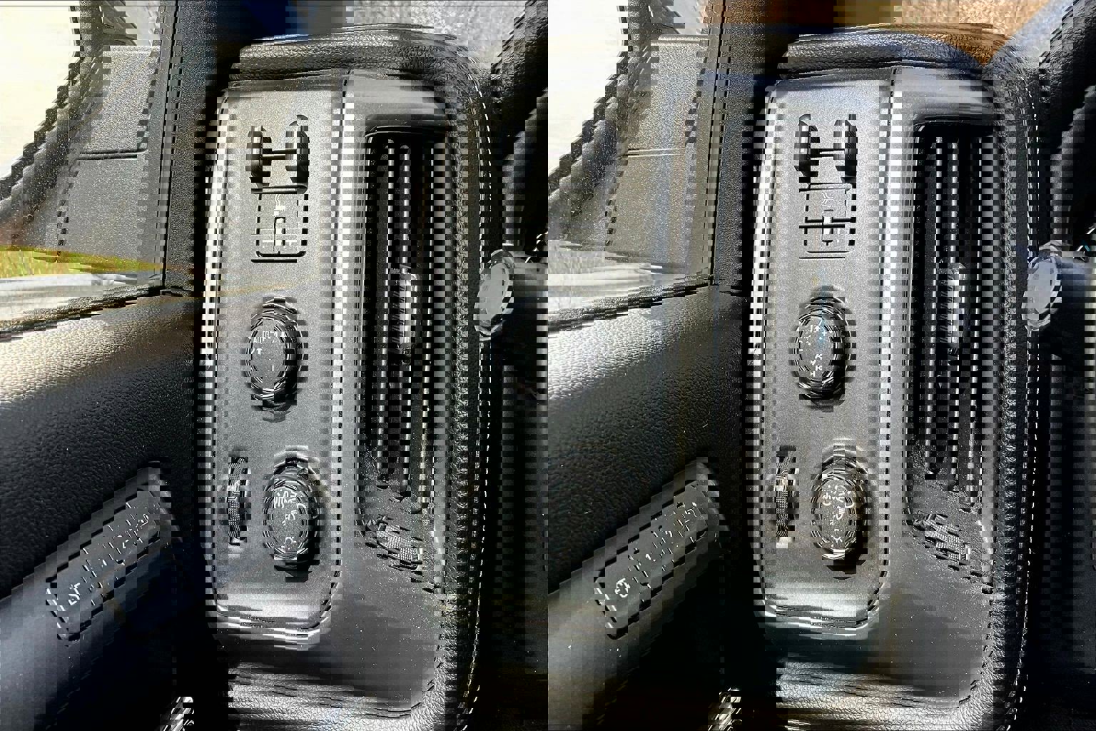 Used 2017 Chevrolet Silverado 1500 LTZ Z71 w/ LTZ Plus Package image 15