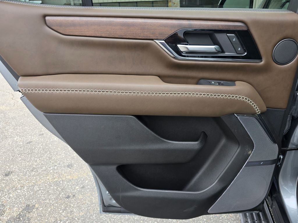 Certified 2025 GMC Yukon Denali Ultimate image 44