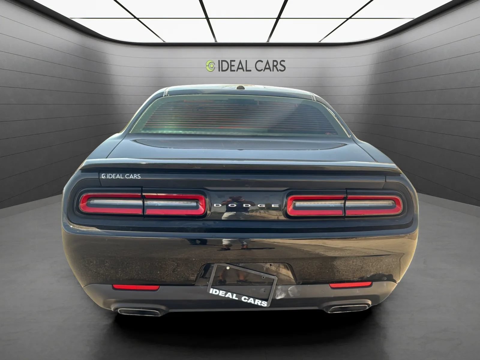 Used 2017 Dodge Challenger R/T RWD image 6